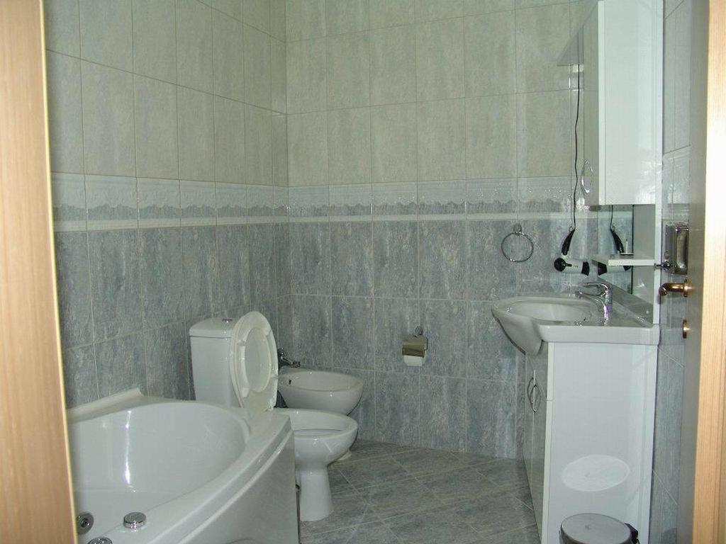 Hotel Roma Prishtine Ruang foto
